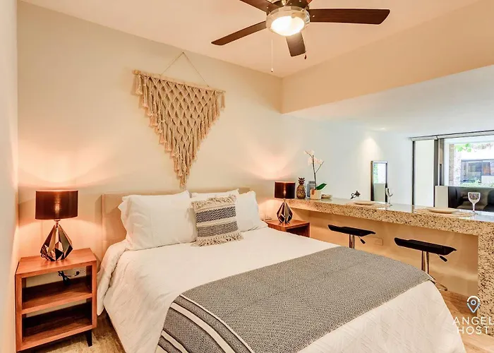 Chic With Roof Pool & Gym Near 5th & Appartement *
