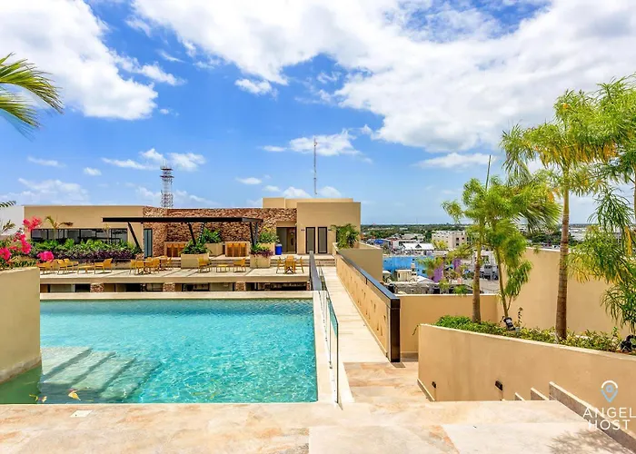 Chic With Roof Pool & Gym Near 5th &