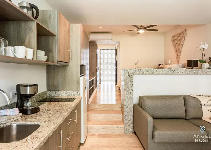 Chic With Roof Pool & Gym Near 5th &