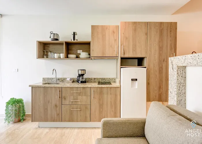 Chic With Roof Pool & Gym Near 5th &