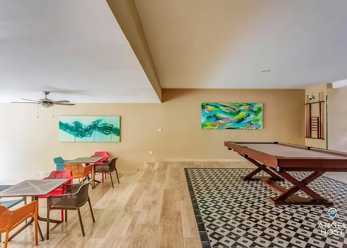 Chic With Roof Pool & Gym Near 5th & Playa del Carmen