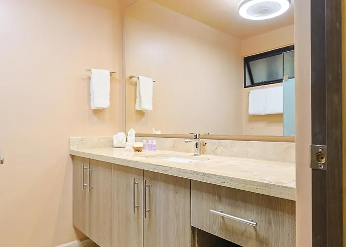 Chic With Roof Pool & Gym Near 5th & *