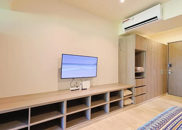 Chic With Roof Pool & Gym Near 5th & Appartement *