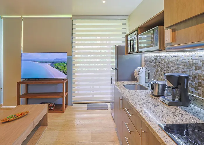 Chic With Roof Pool & Gym Near 5th & * Playa del Carmen