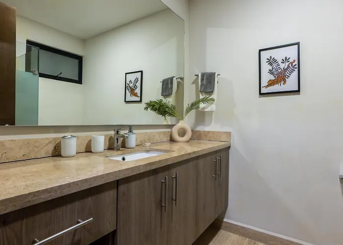 Chic With Roof Pool & Gym Near 5th & *
