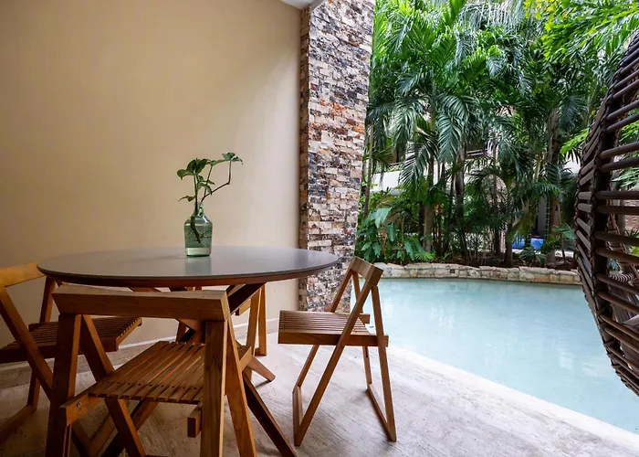 Chic With Roof Pool & Gym Near 5th &