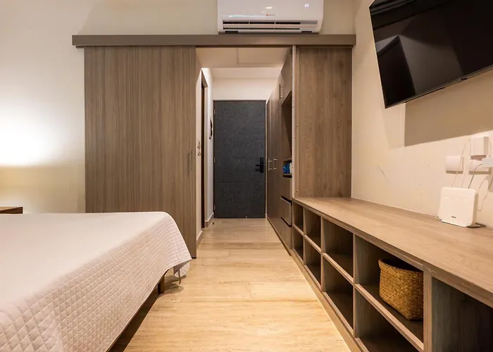 Chic With Roof Pool & Gym Near 5th & *