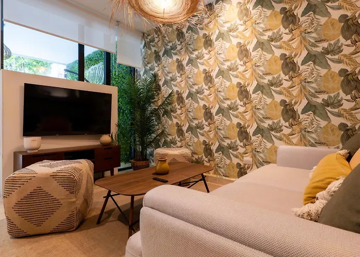 Chic With Roof Pool & Gym Near 5th & Playa del Carmen