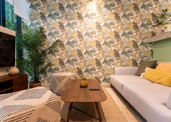 Chic With Roof Pool & Gym Near 5th &
